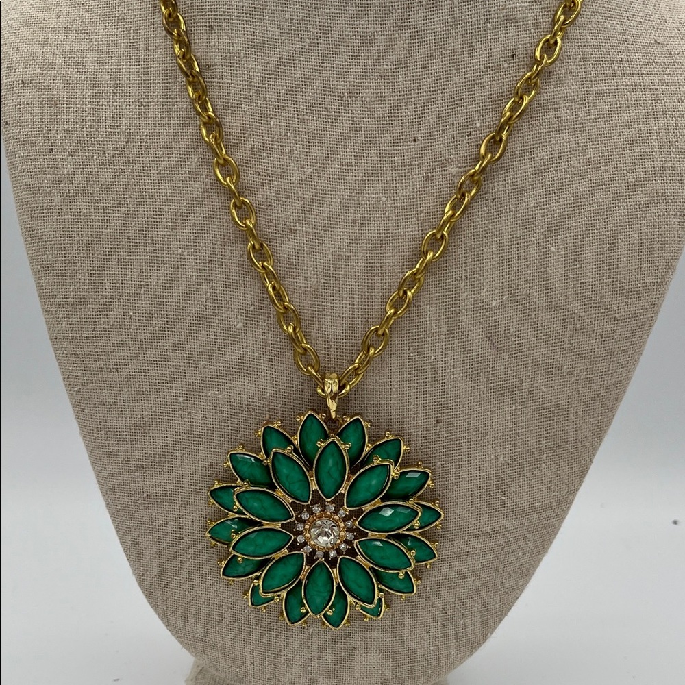 Amrita Singh Goldtone and Green Floral Pendant & 24” adjustable necklace